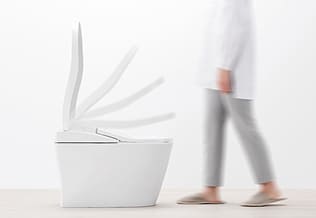 ふたが自動で開くトイレ